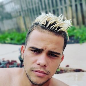 Meet your Posher, Victor manuel